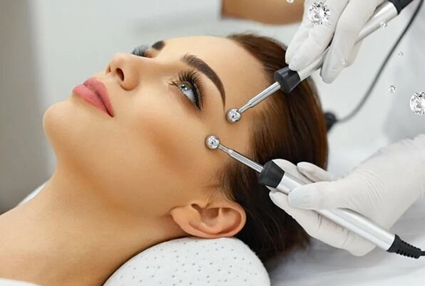 Terapia de microcorriente un método de hardware para el rejuvenecimiento de la piel del rostro. 